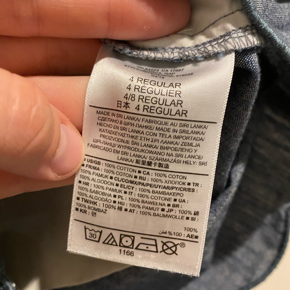 GAP shorts - Picture 10 of 11